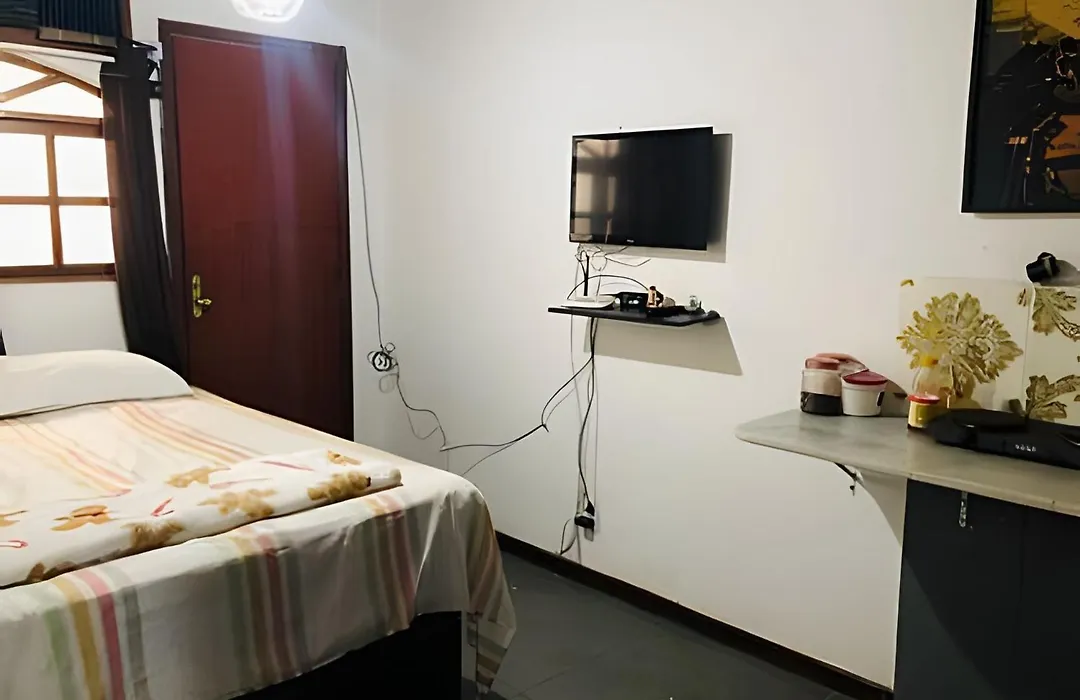 apartamento fica perto da praia posto 12 pequeno porem acnvhegante-1