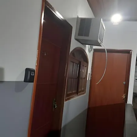 apartamento fica perto da praia posto 12 pequeno porem acnvhegante-2